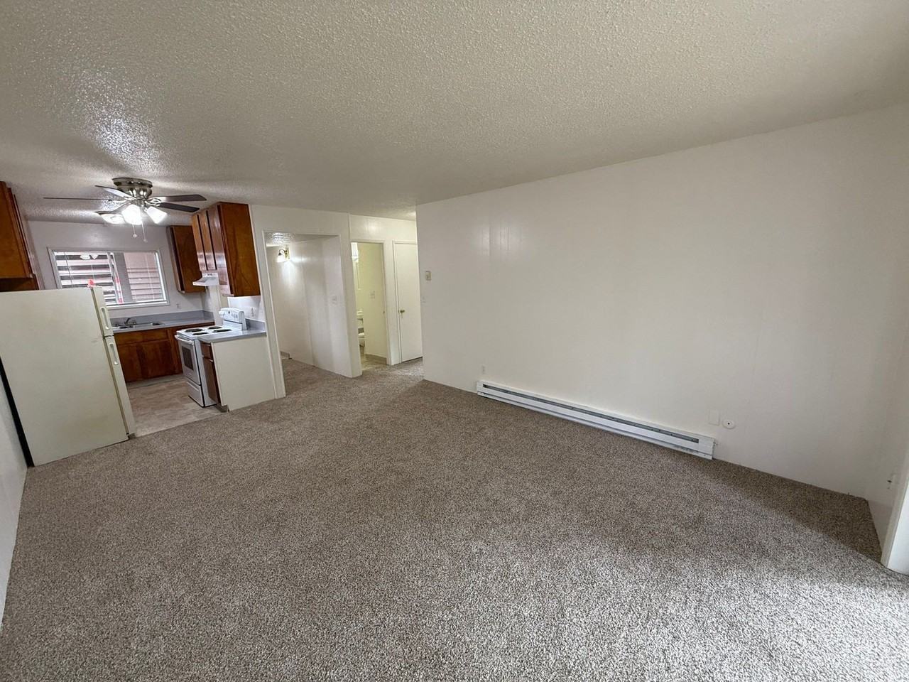 528 Sw Levens St #2 - Photo 5 of 19