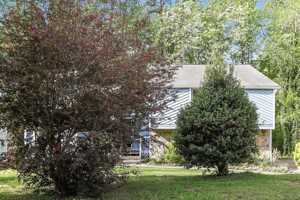 featured image of 6824 Creekwood Dr