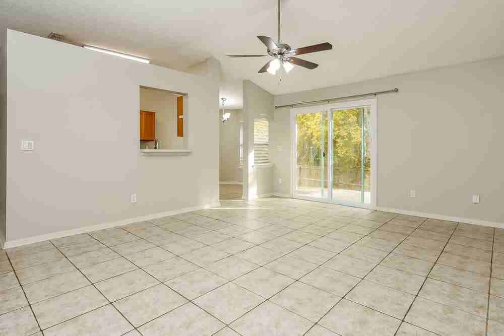 7811 Invermere Blvd N - Photo 3 of 16