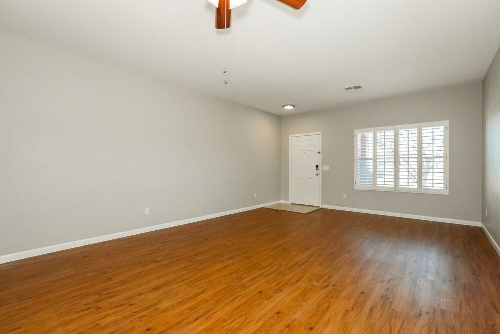 2837 W San Carlos Ln - Photo 3 of 15
