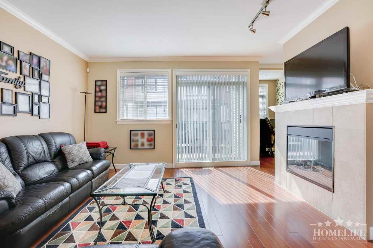 7168 179 St - Photo 4 of 28