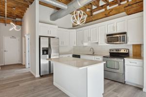 featured image of 212 7th St E