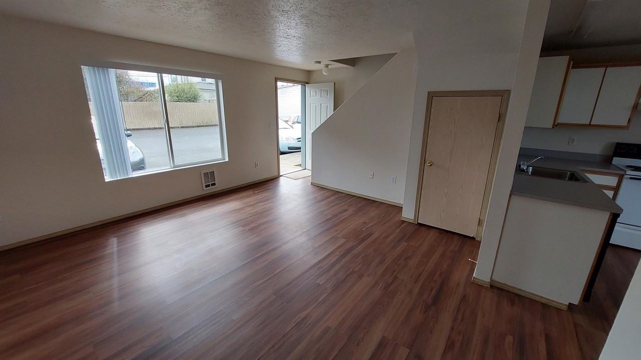 160 N 7th St #160 - Photo 3 of 31