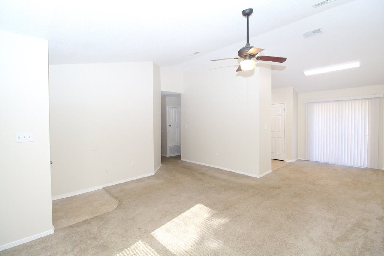 8126 Crystal Wells Pl - Photo 4 of 16