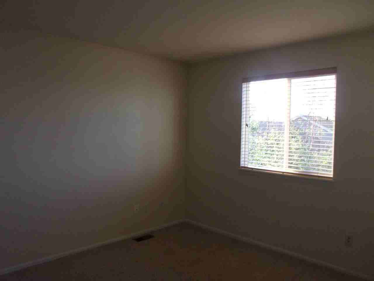 2235 Ashwood Pl - Photo 3 of 30