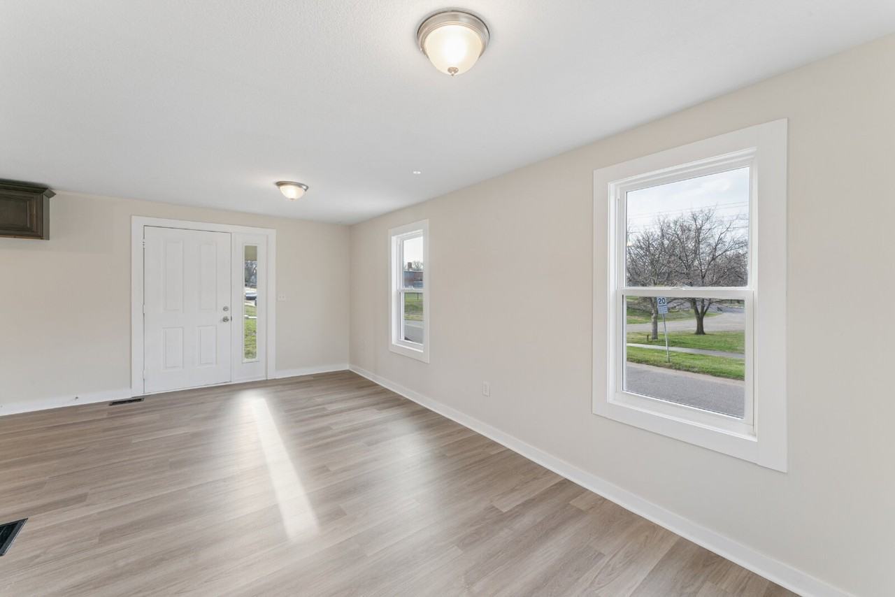 247 Shadyside St - Photo 4 of 28