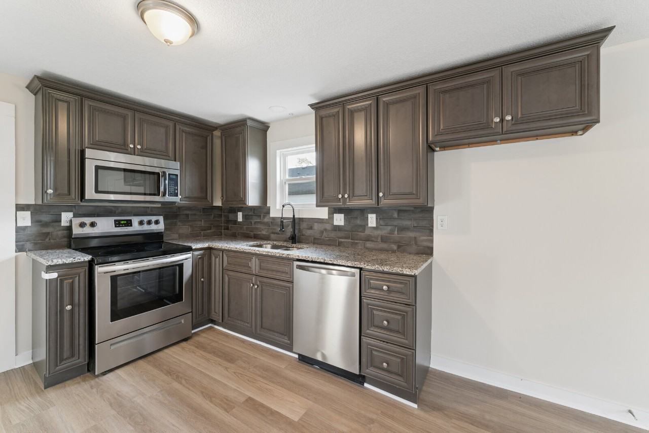 247 Shadyside St - Photo 6 of 28