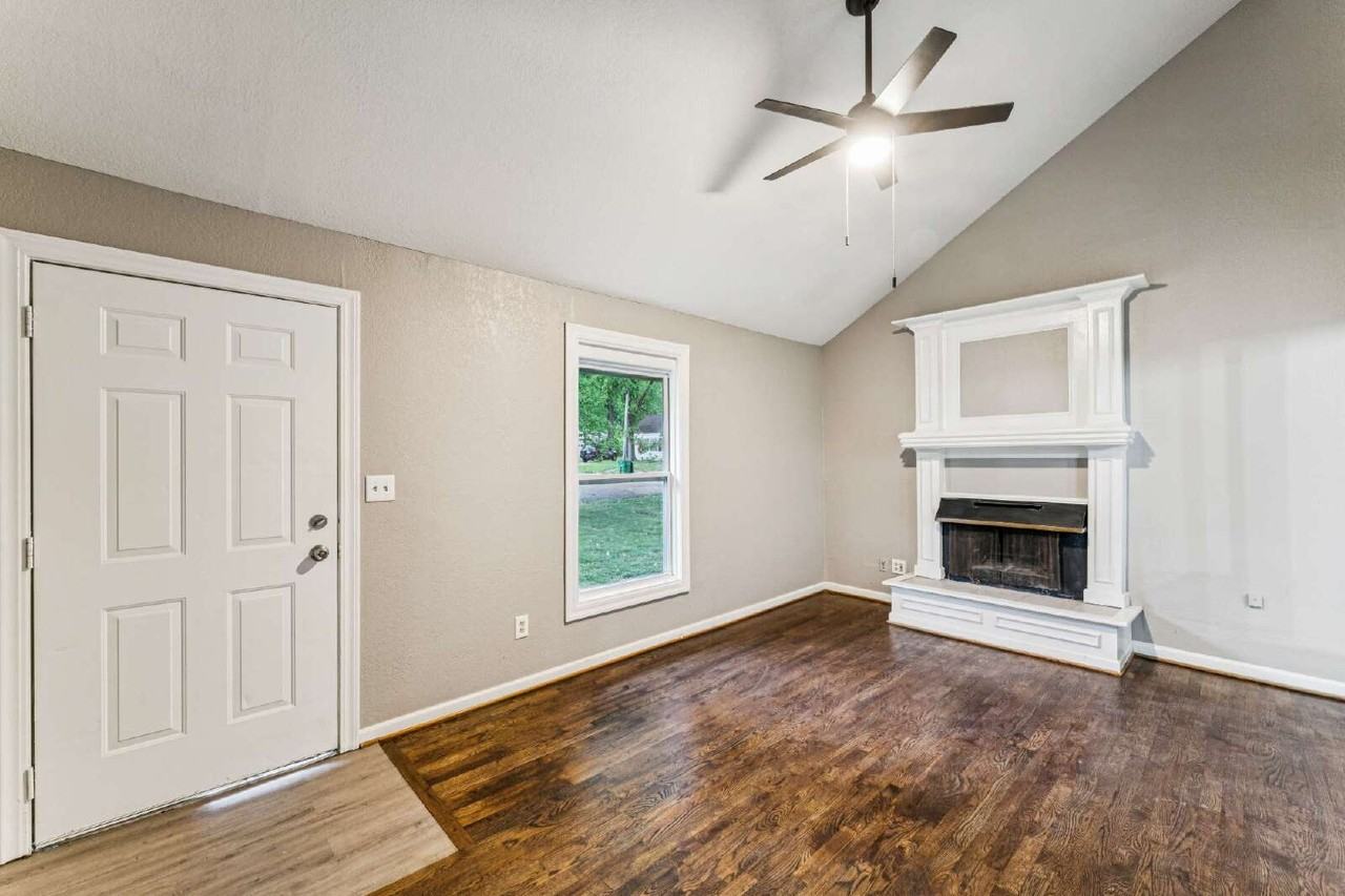 2709 S 51st Ct - Photo 2 of 43