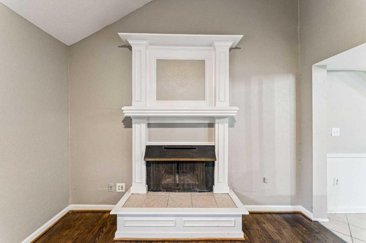 2709 S 51st Ct - Photo 5 of 43