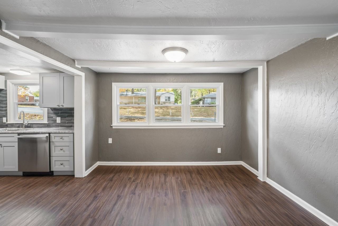 2807 N 52nd St - Photo 5 of 21