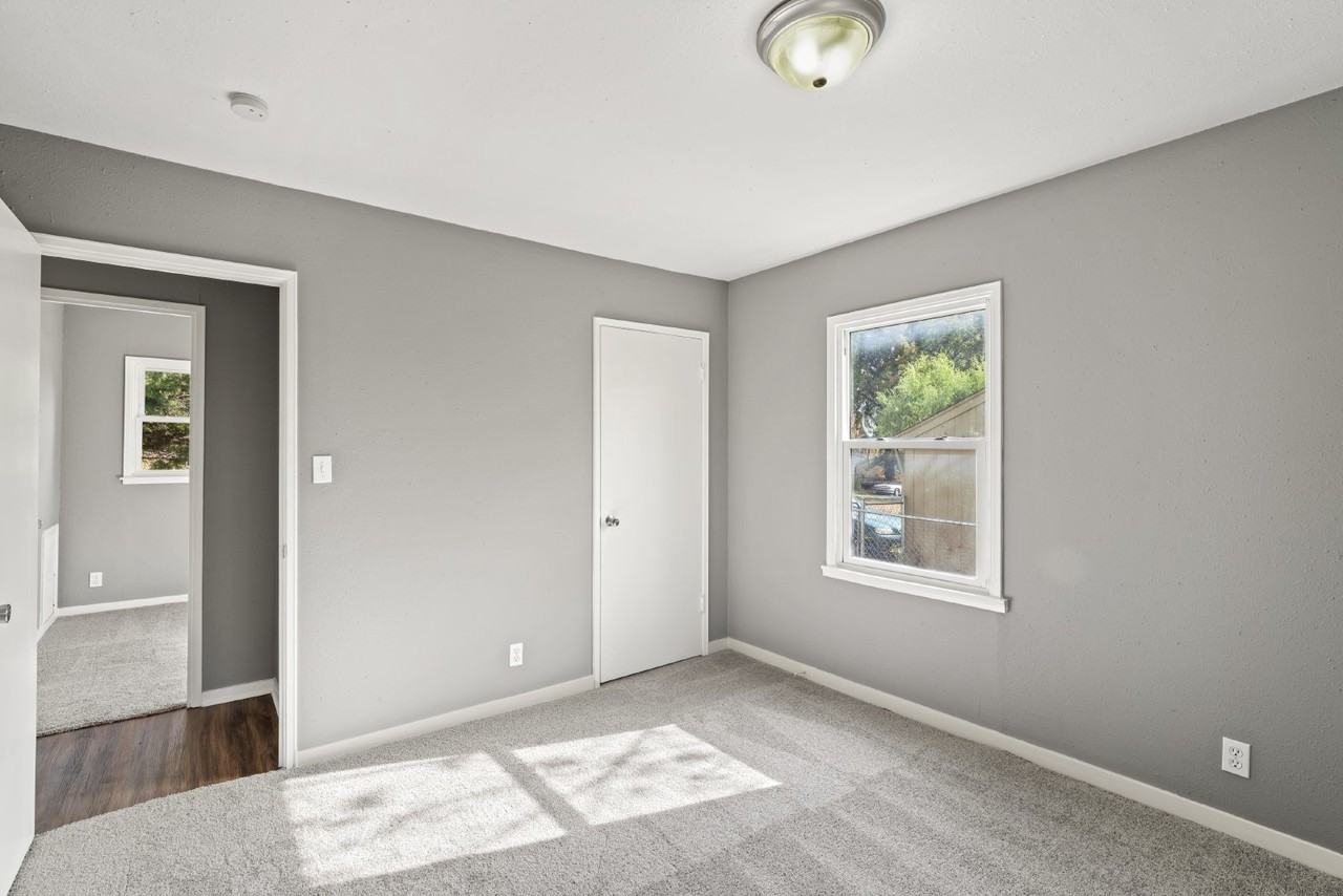 700 N 80th Pl - Photo 4 of 22