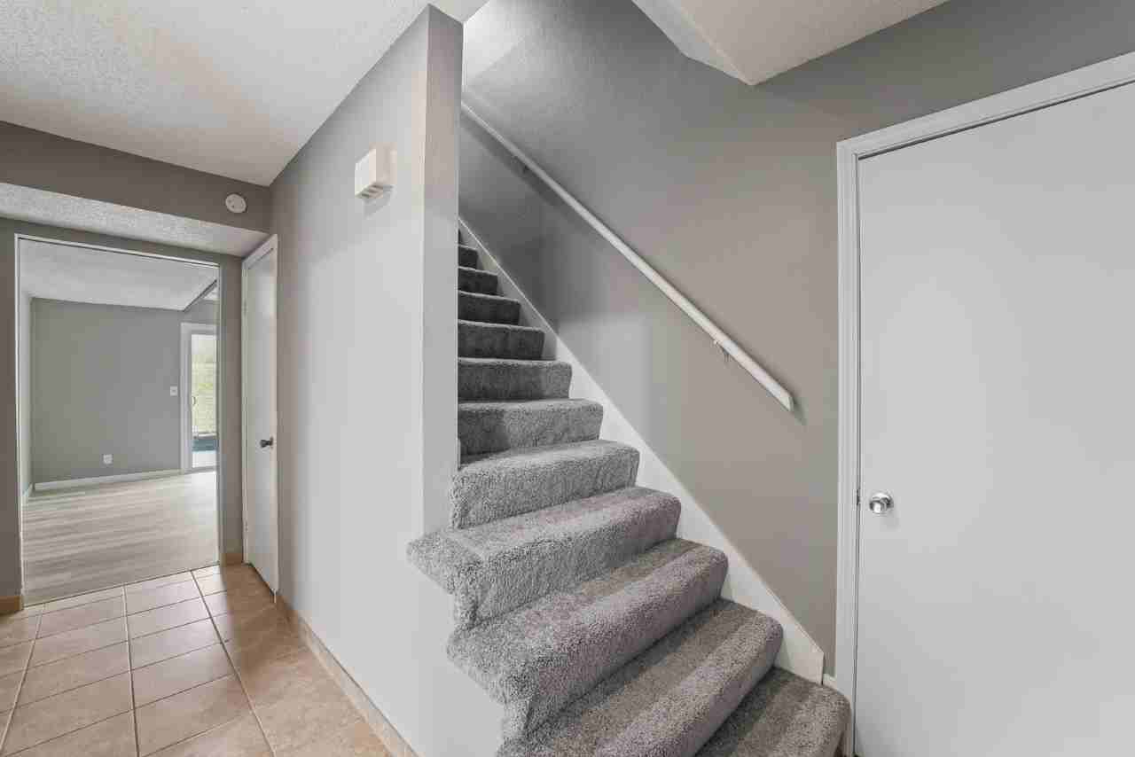 16105 W 141st Ter - Photo 4 of 32