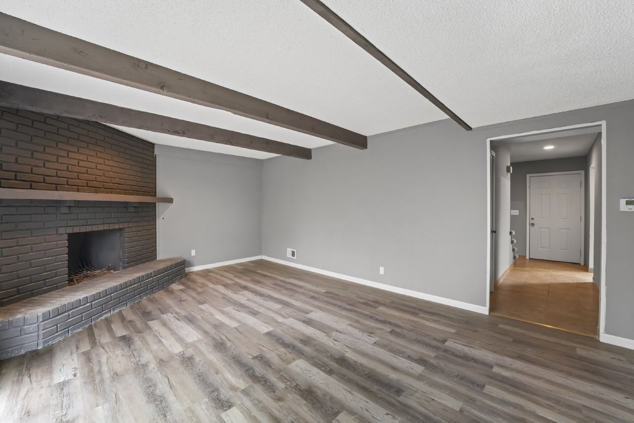 16105 W 141st Ter - Photo 6 of 32