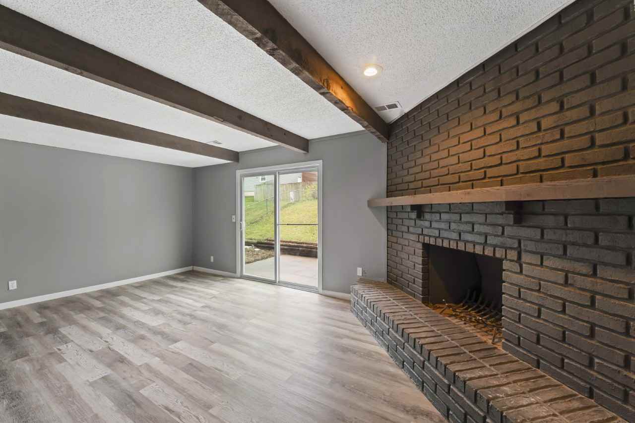 16105 W 141st Ter - Photo 7 of 32