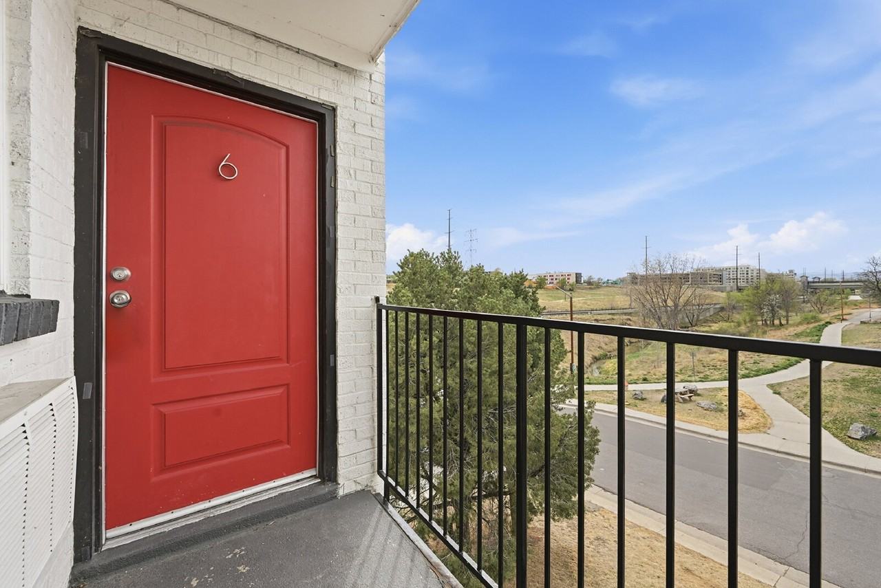 1260 Wolff St #6 - Photo 3 of 27