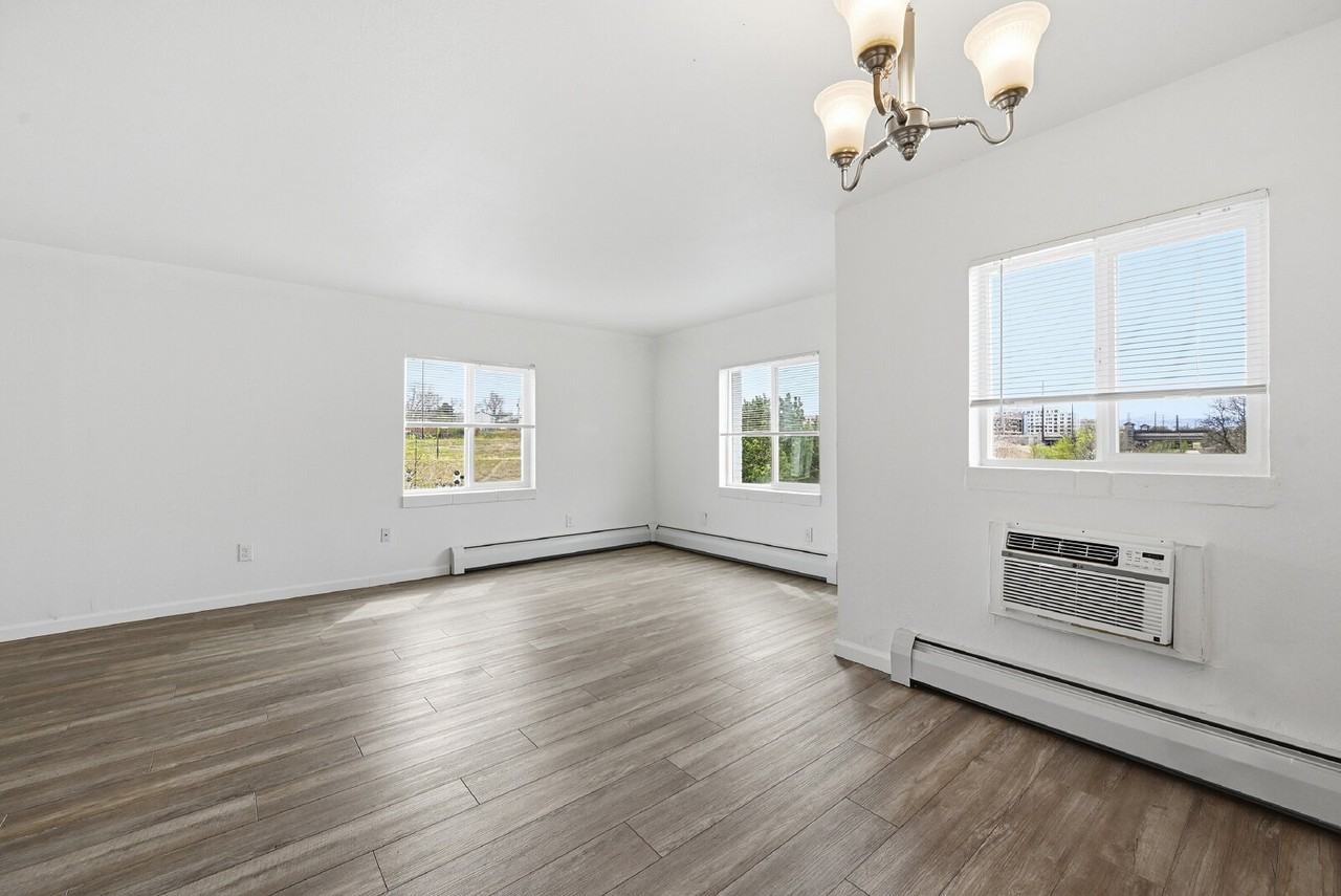 1260 Wolff St #6 - Photo 7 of 27