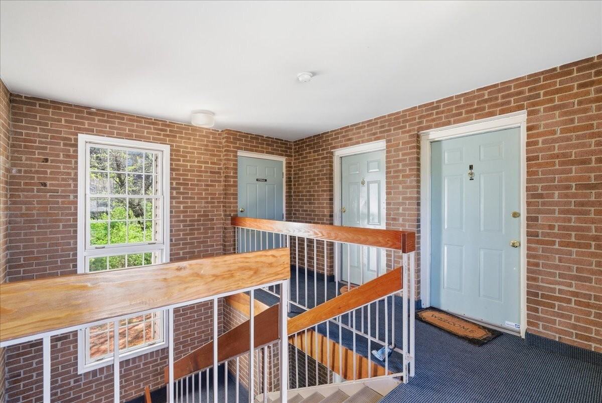 100 Westwick Ct - Photo 3 of 21