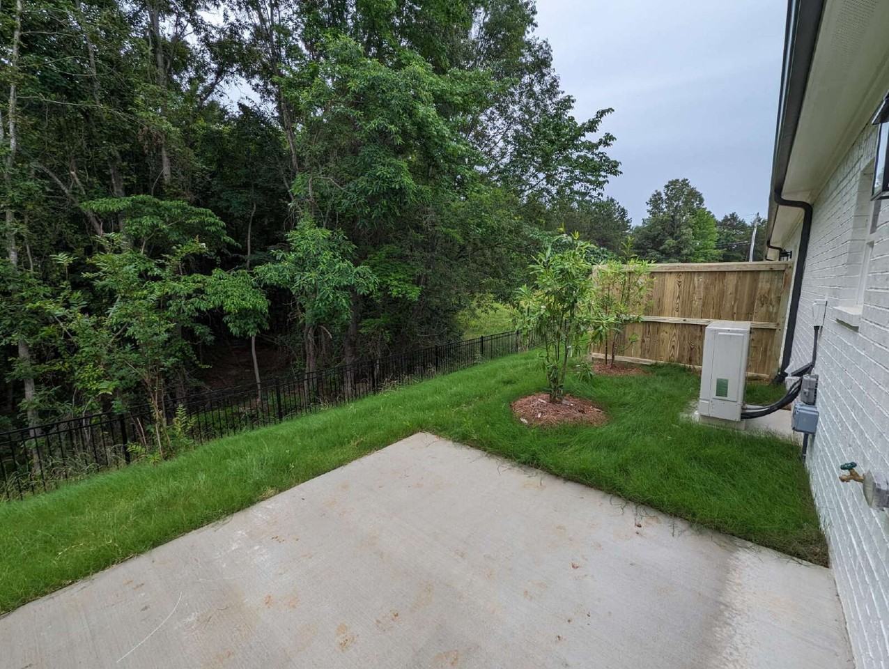 514 Meadow Crest Cir - Photo 4 of 26