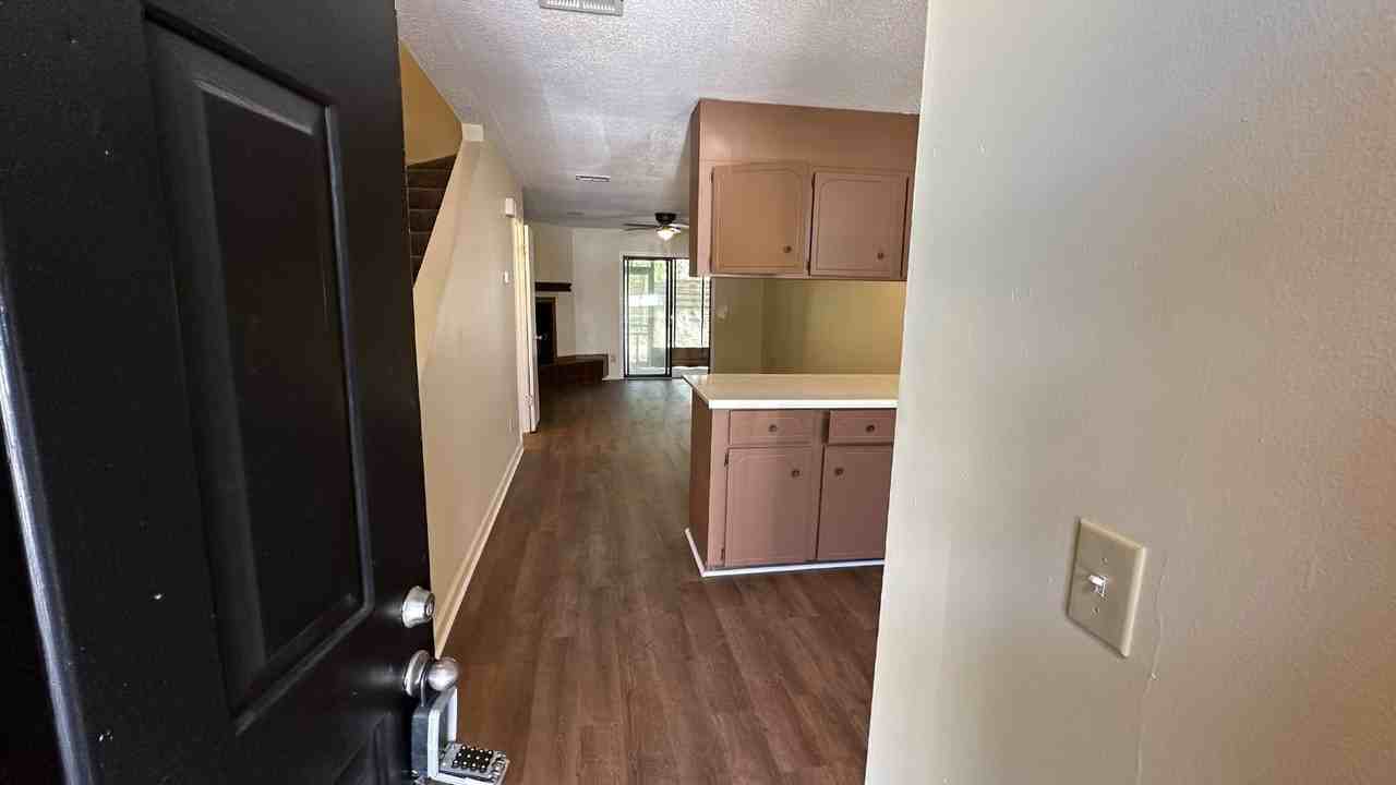 901 Brett Dr - Photo 2 of 15