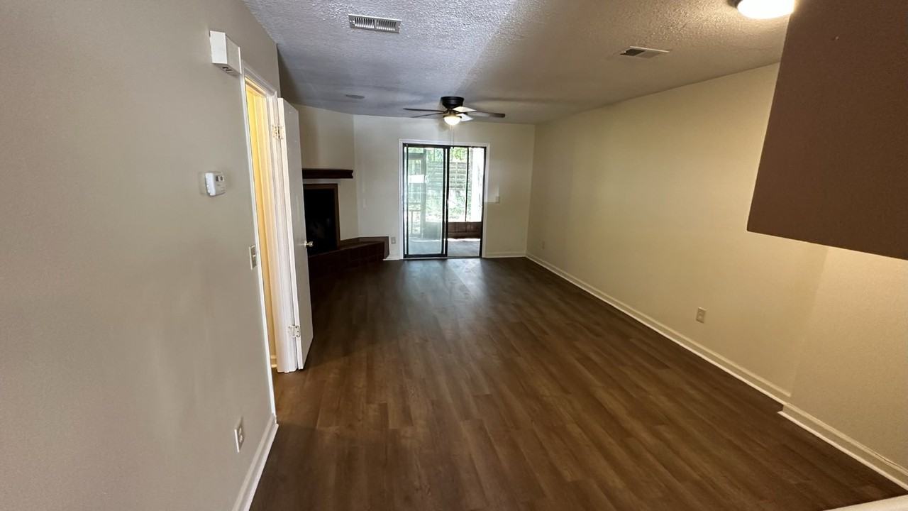 901 Brett Dr - Photo 5 of 15