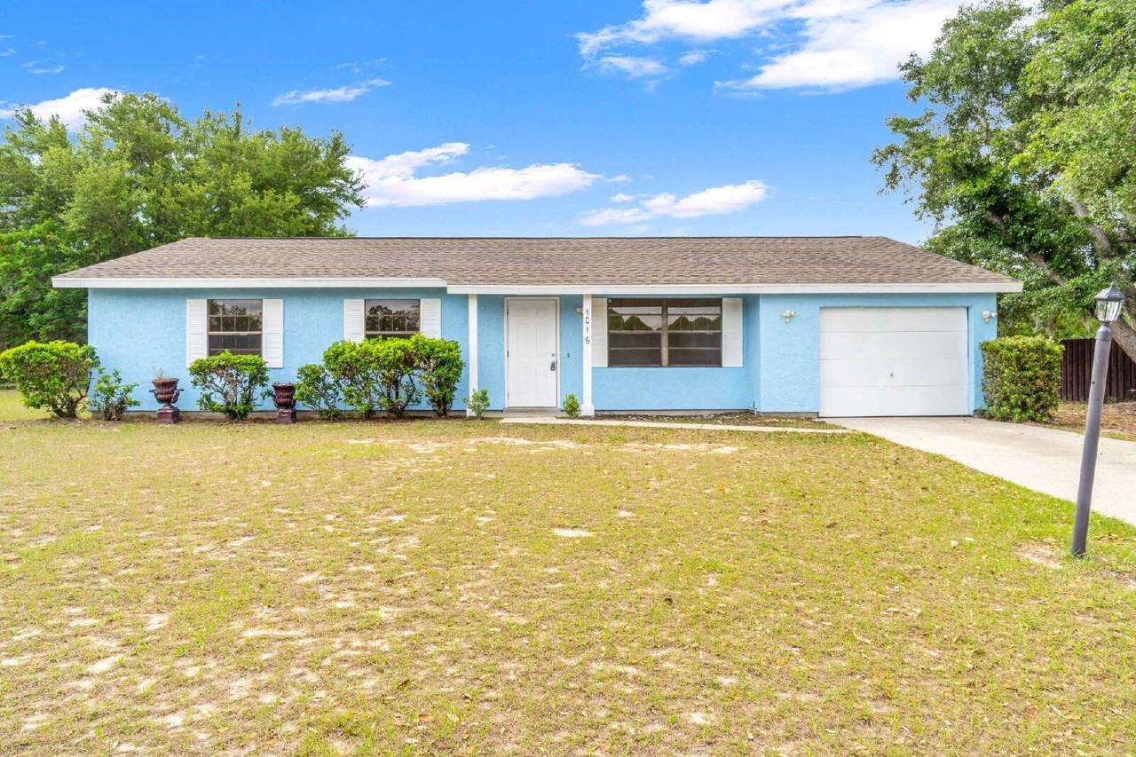 1016 Hickory Rd - Photo 2 of 32