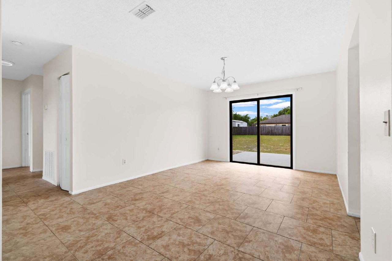 1016 Hickory Rd - Photo 5 of 32