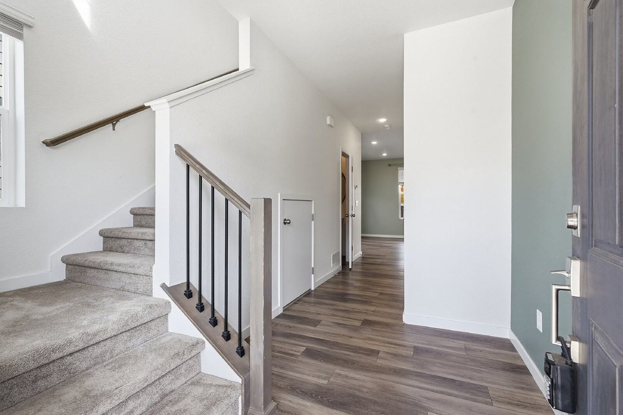 2631 Silverheels Dr - Photo 3 of 35