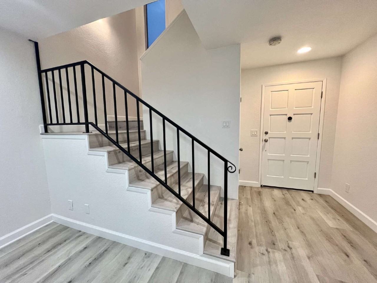 1492 Douglas St - Photo 3 of 40