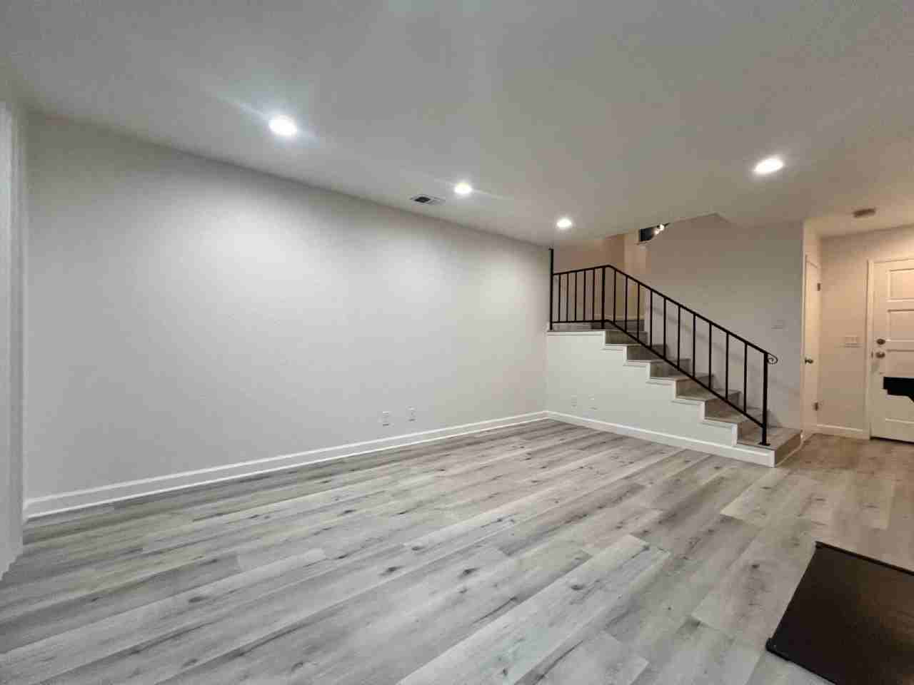 1492 Douglas St - Photo 5 of 40