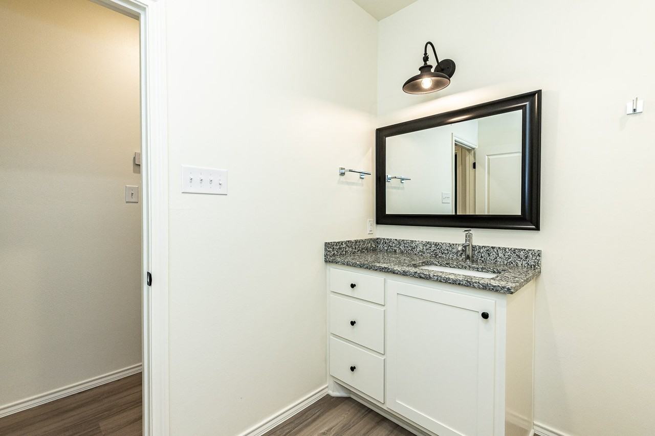 5549 Lehigh St - Photo 2 of 22