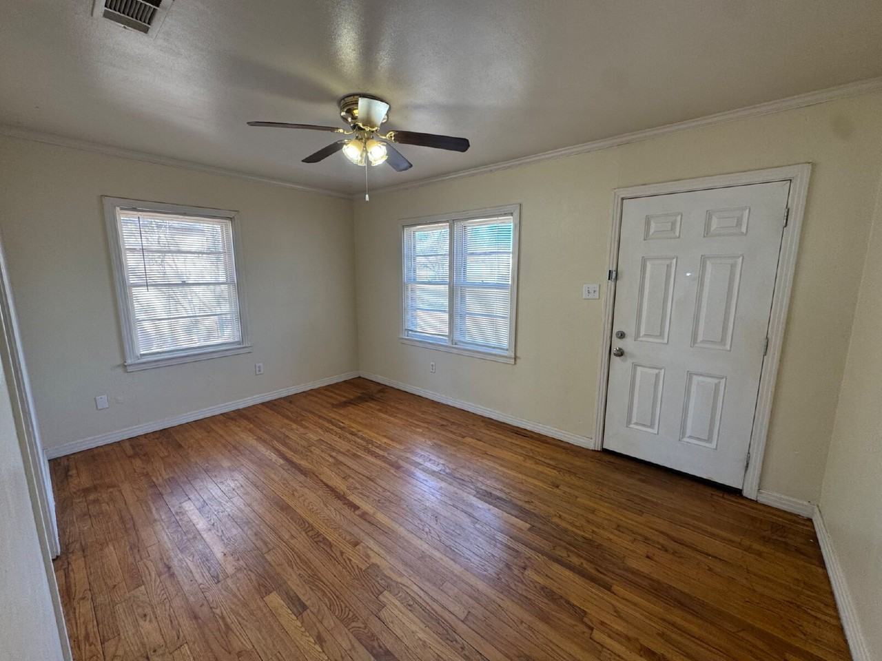 2011 38th St - Photo 2 of 7