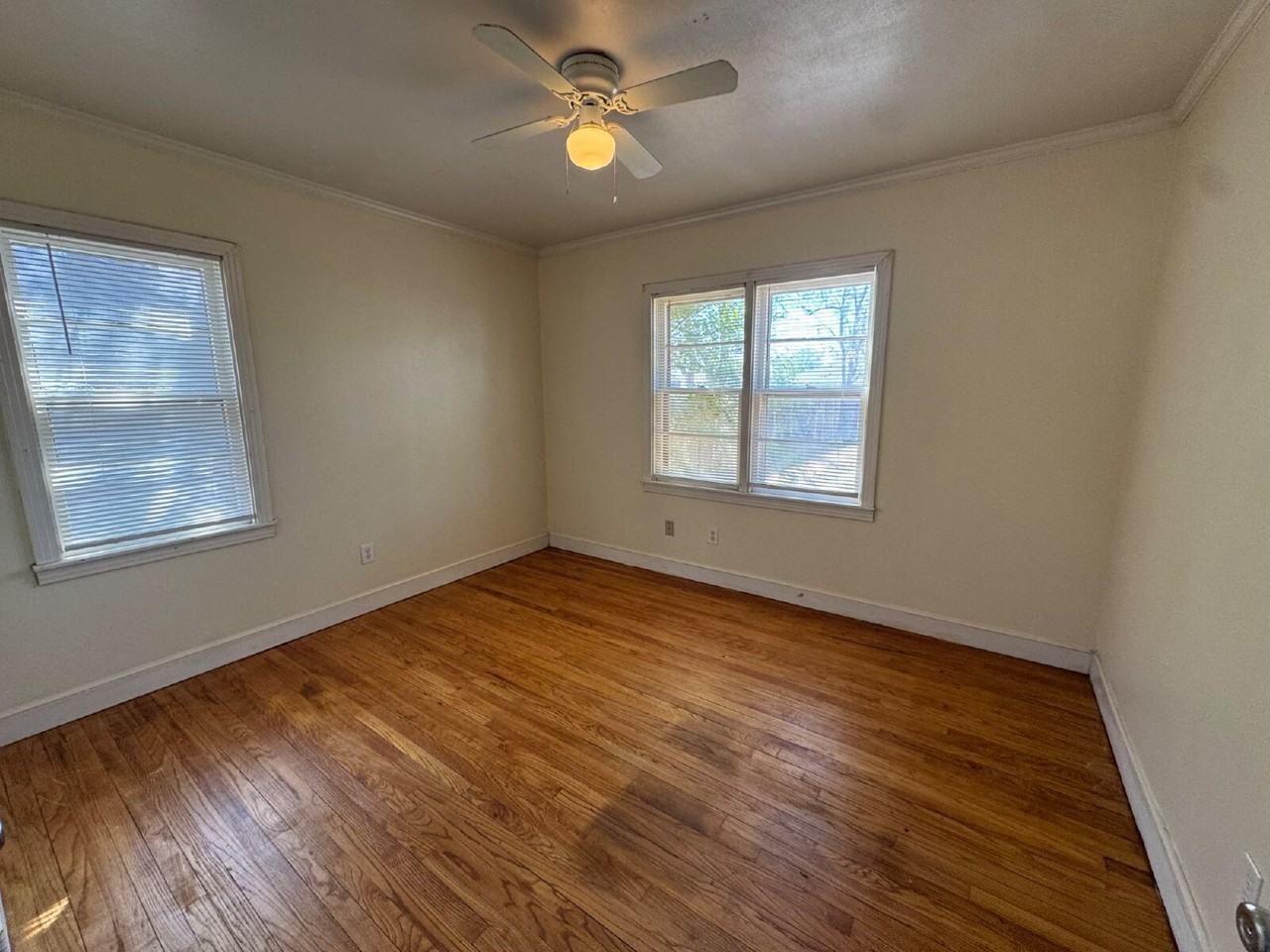 2011 38th St - Photo 5 of 7