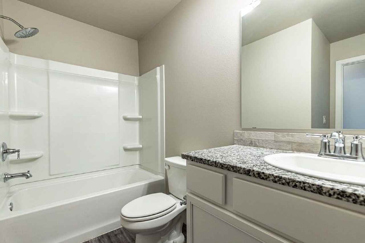 1901 Langford Ave - Photo 3 of 22