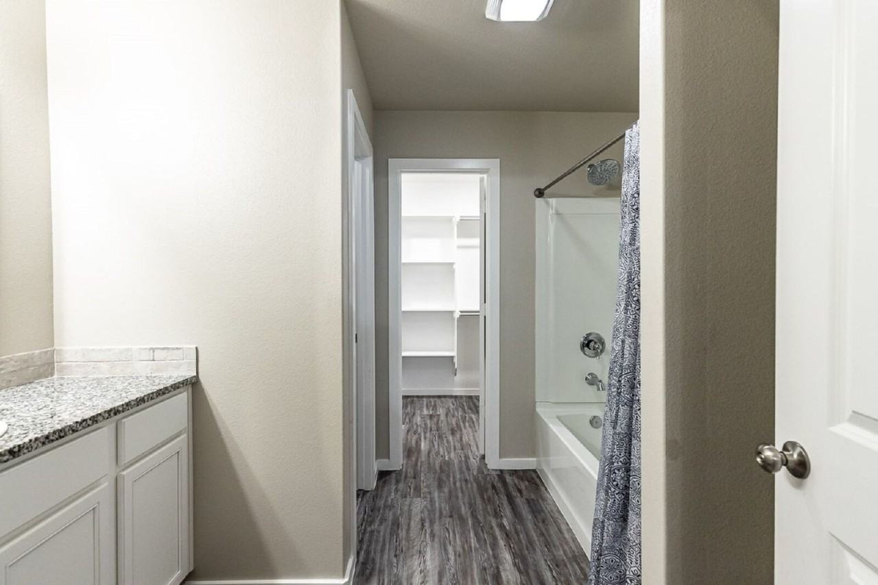 1901 Langford Ave - Photo 5 of 22