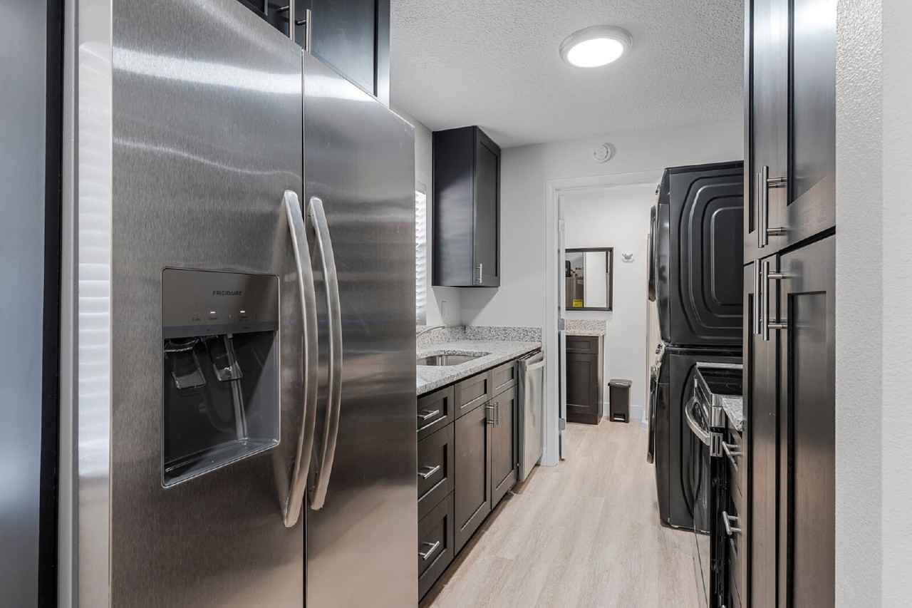 5251 Lanette St - Photo 3 of 9