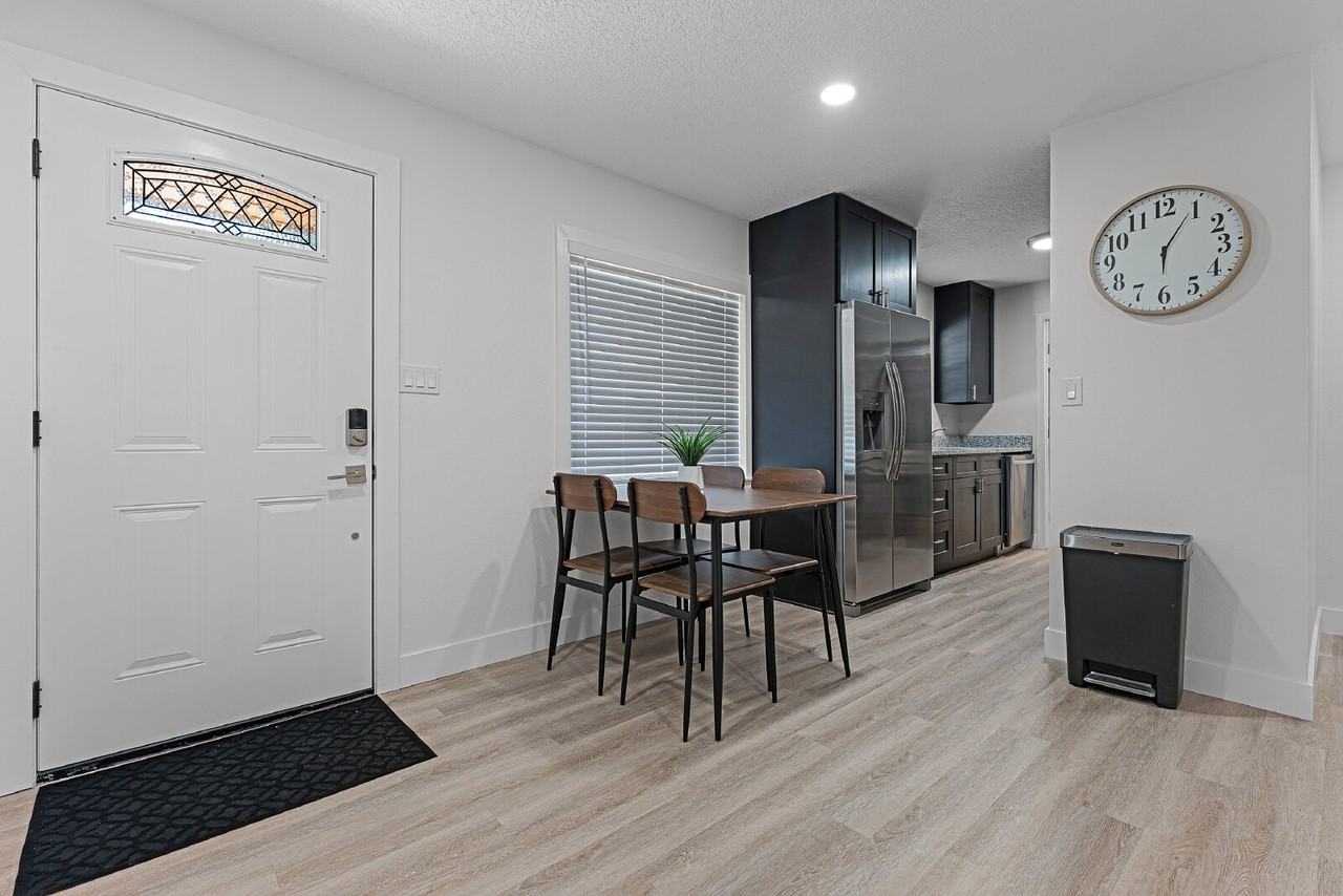 5251 Lanette St - Photo 4 of 9