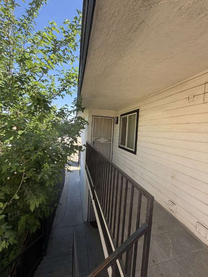 1316 E California Ave #D - Photo 2 of 10