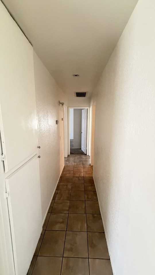 1316 E California Ave #D - Photo 7 of 10