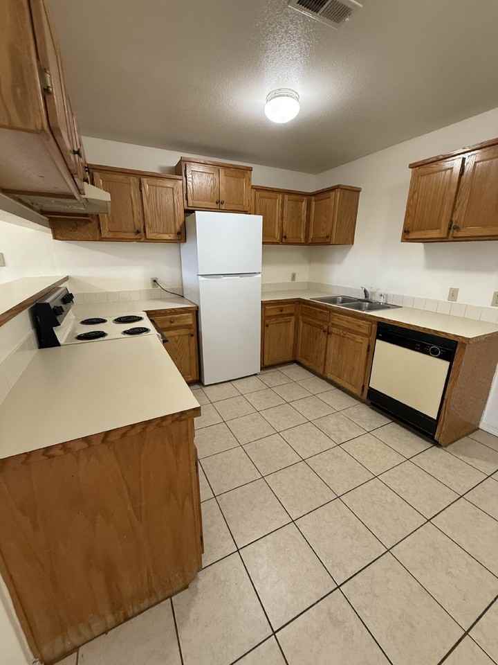 428 Kays Ln - Photo 3 of 13