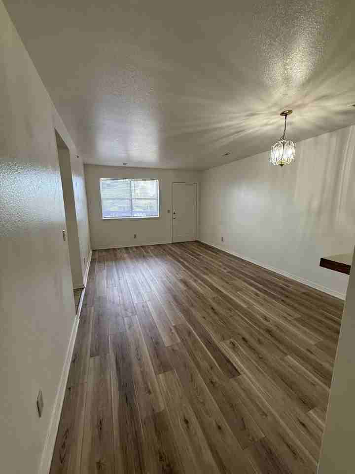 428 Kays Ln - Photo 4 of 13