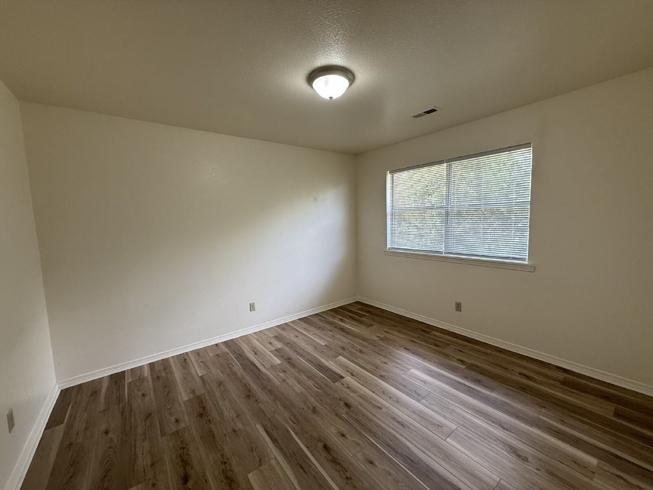 428 Kays Ln - Photo 6 of 13