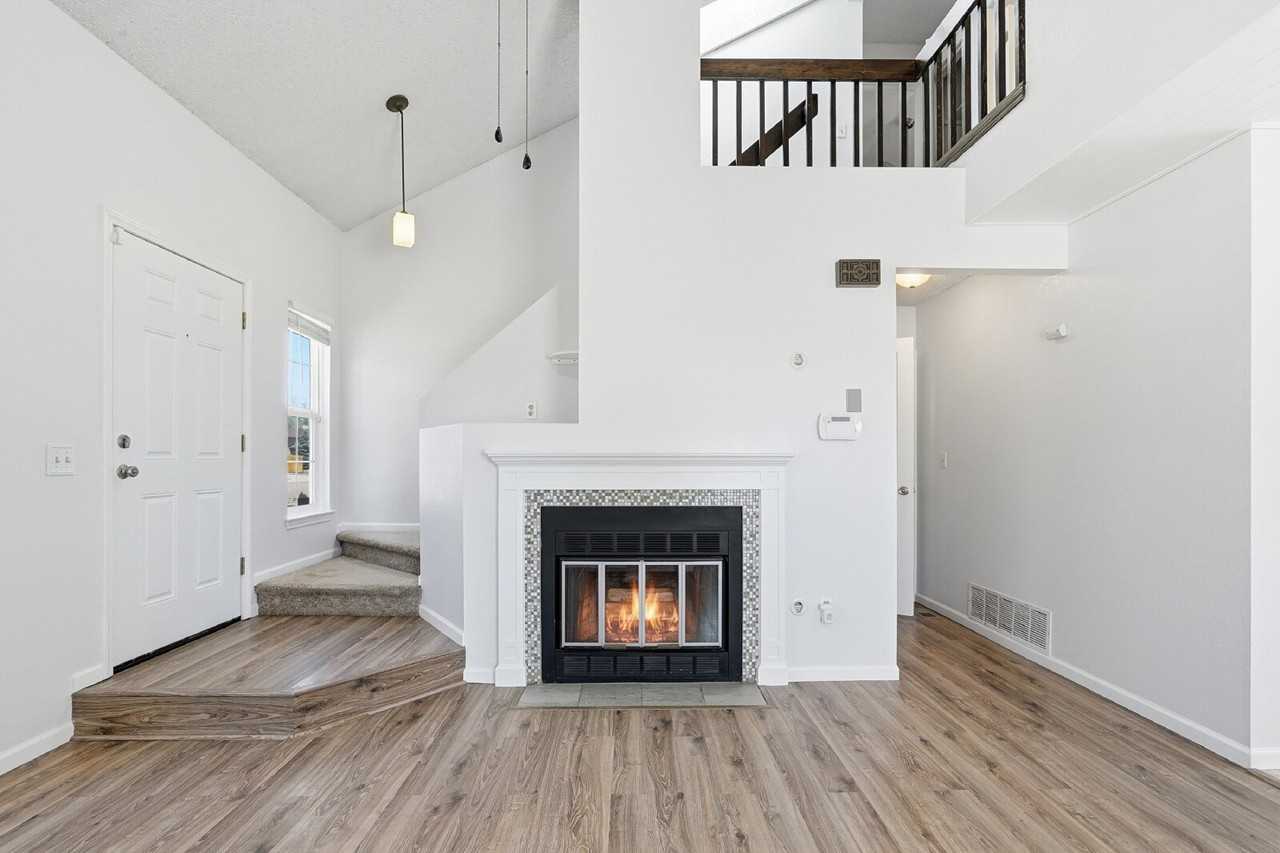 335 Briggs Pl - Photo 4 of 36