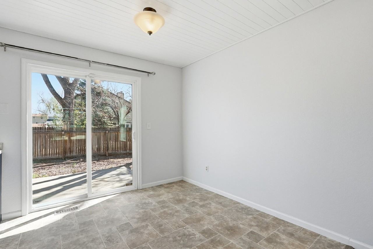 335 Briggs Pl - Photo 6 of 36