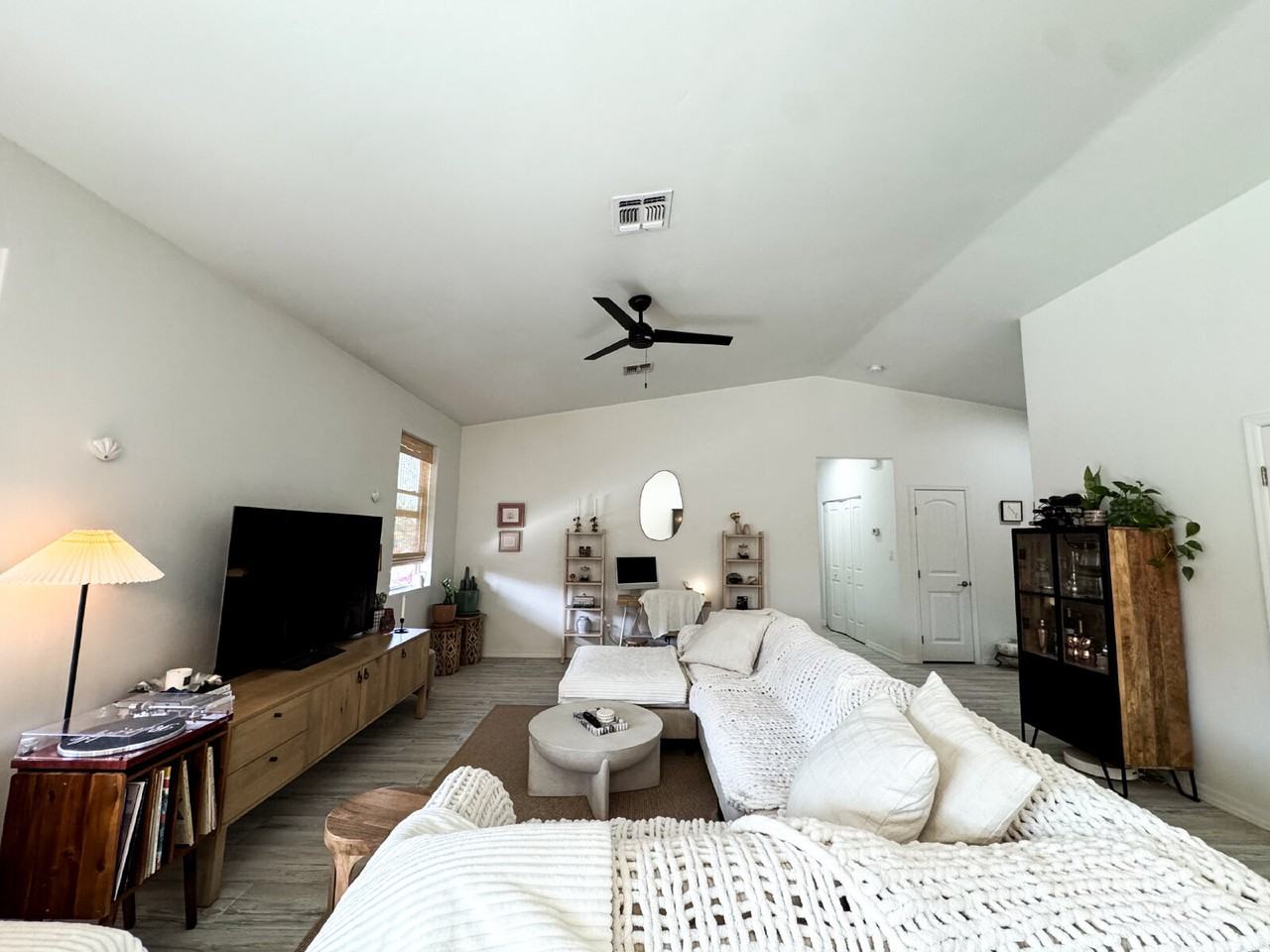 4377 W 16th Ln - Photo 3 of 37