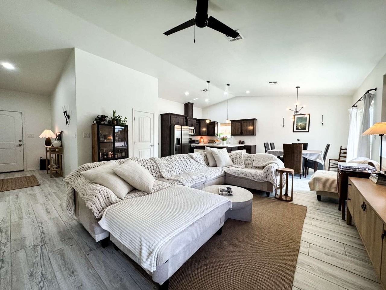 4377 W 16th Ln - Photo 4 of 37