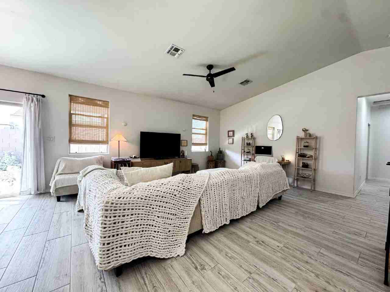 4377 W 16th Ln - Photo 7 of 37