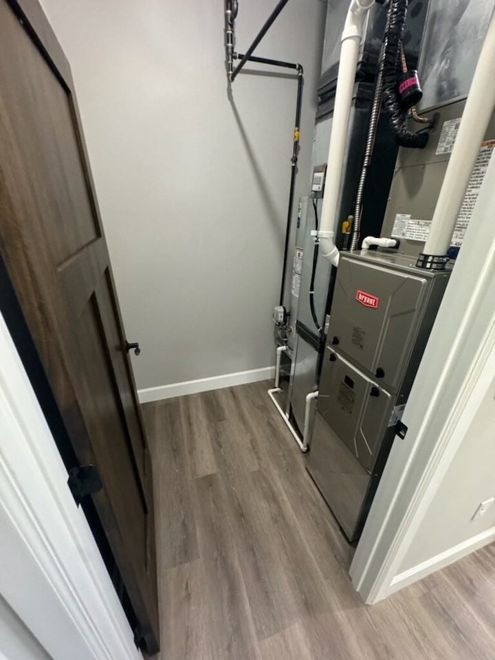 955 Winter Ridge Dr - Photo 2 of 22