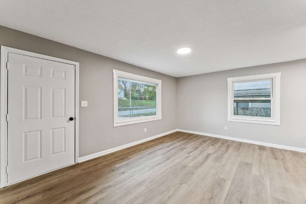 5118 Forest Ave - Photo 6 of 48