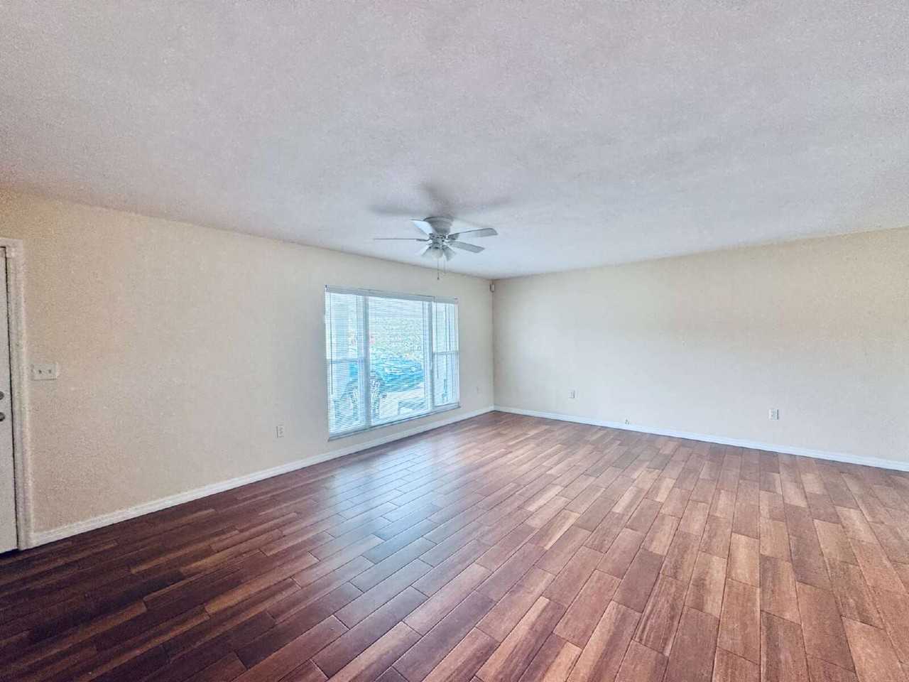 717 Indian Wells Ave - Photo 2 of 26