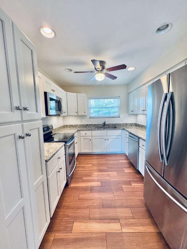 717 Indian Wells Ave - Photo 5 of 26